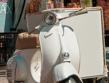 Vintage Mobile Vespa Bar